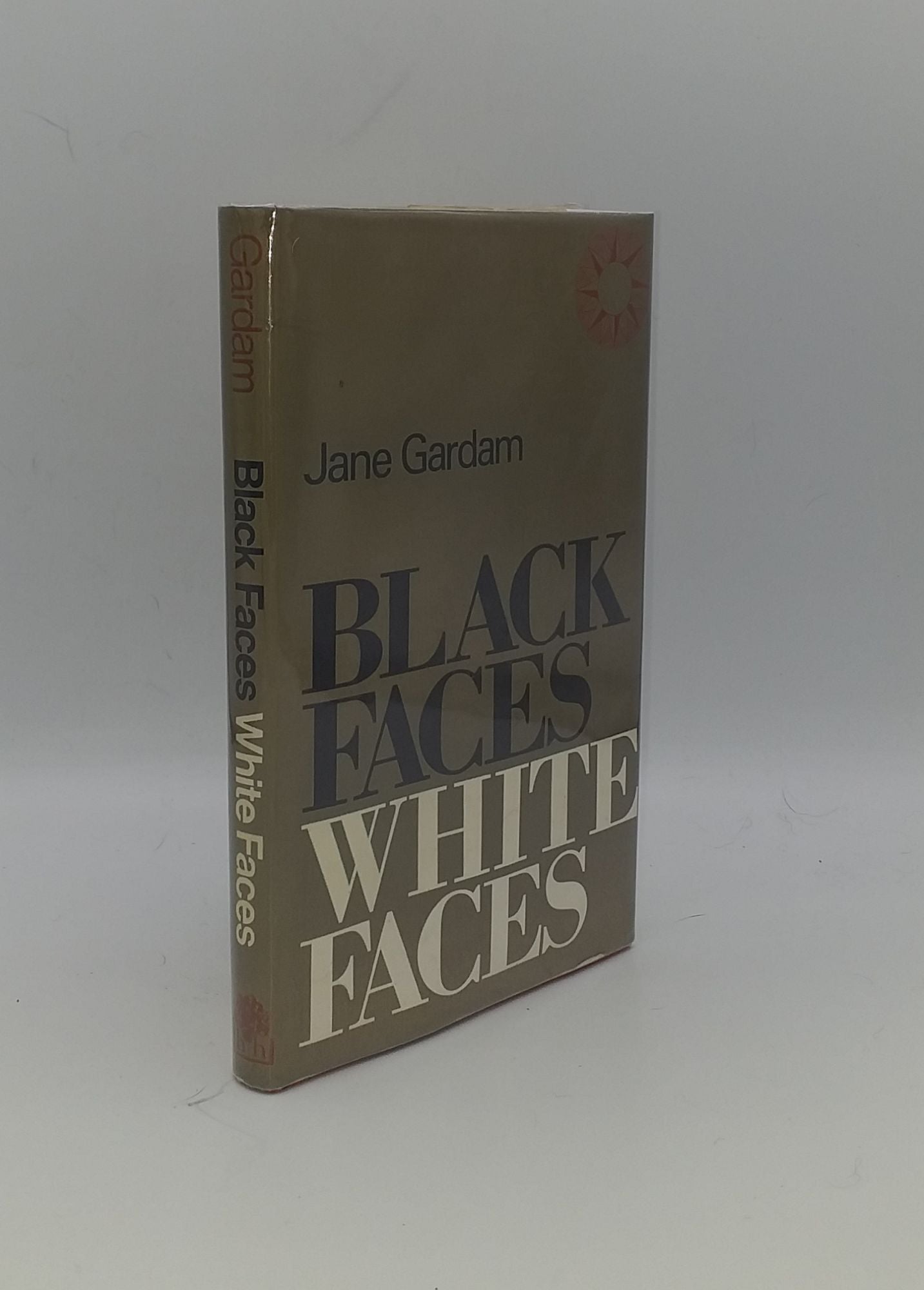 GARDAM Jane - Black Faces White Faces