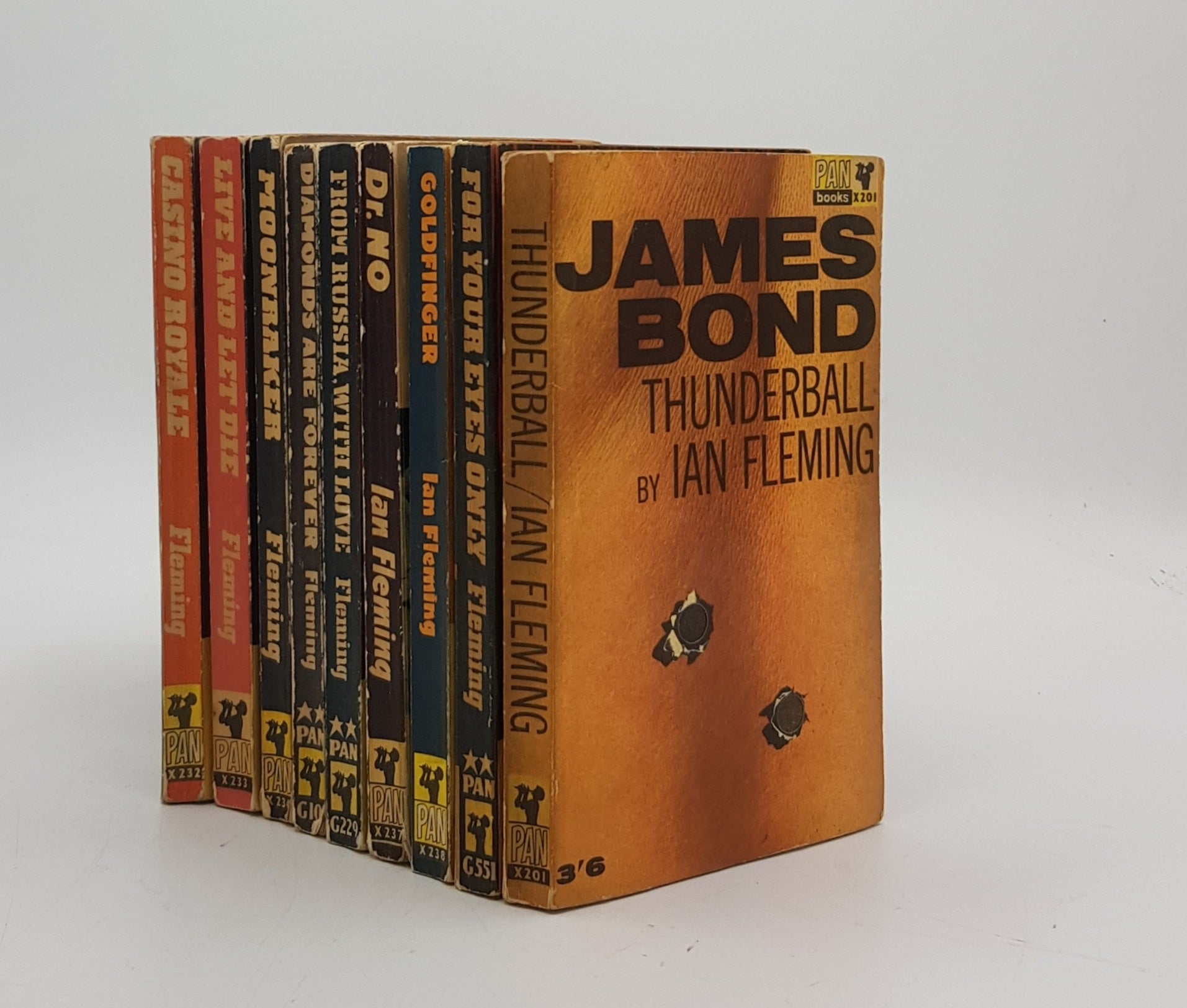 JAMES BOND 9 Volumes Casino Royale Live and Let Die Moonraker